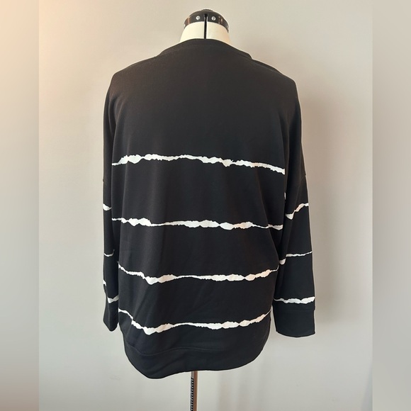 Black & White Tunic - Picture 2 of 4